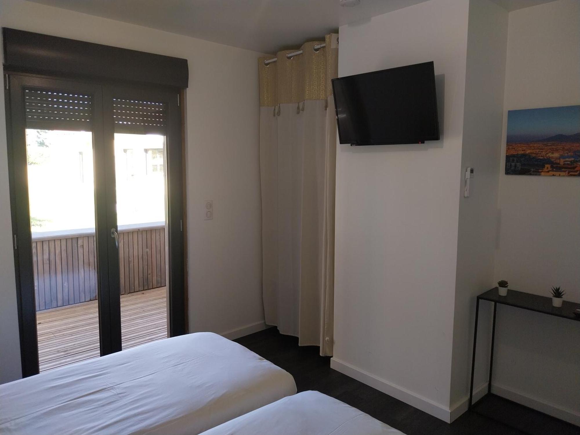 Logis Hotel Restaurant Cruzel Maurs Εξωτερικό φωτογραφία